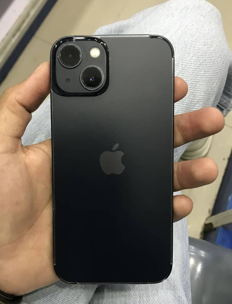 Apple iPhone 13 0