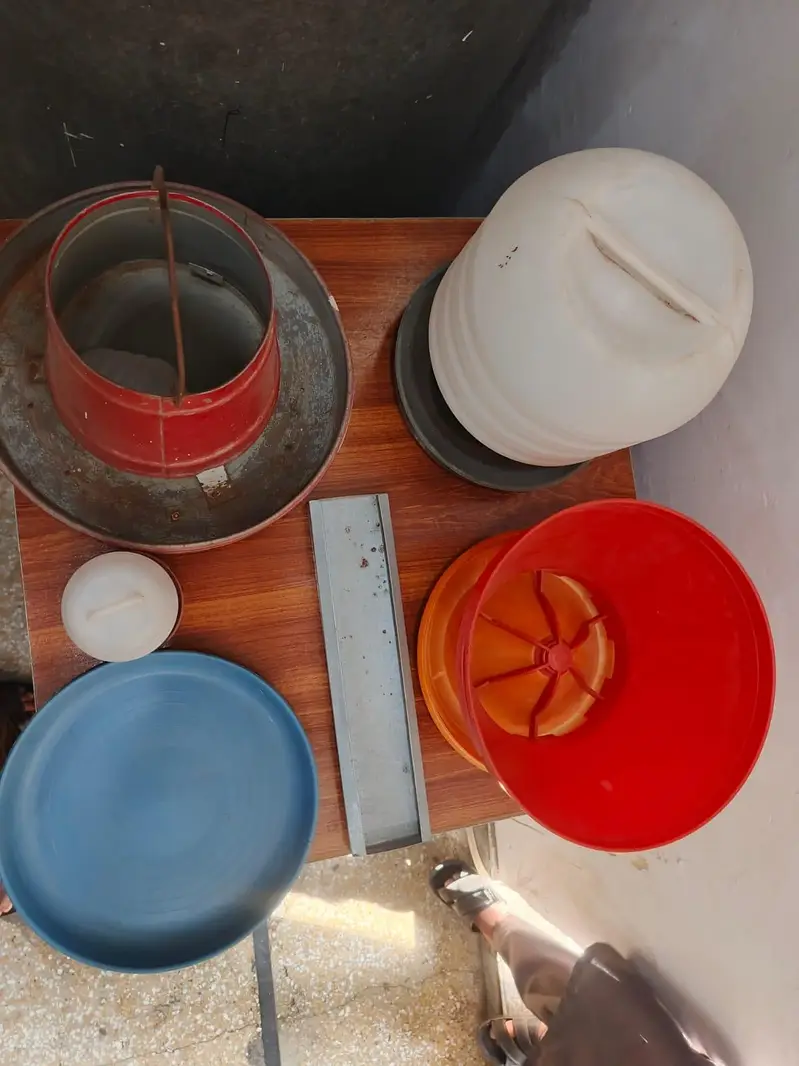 feed bwol , water botel — photo 2