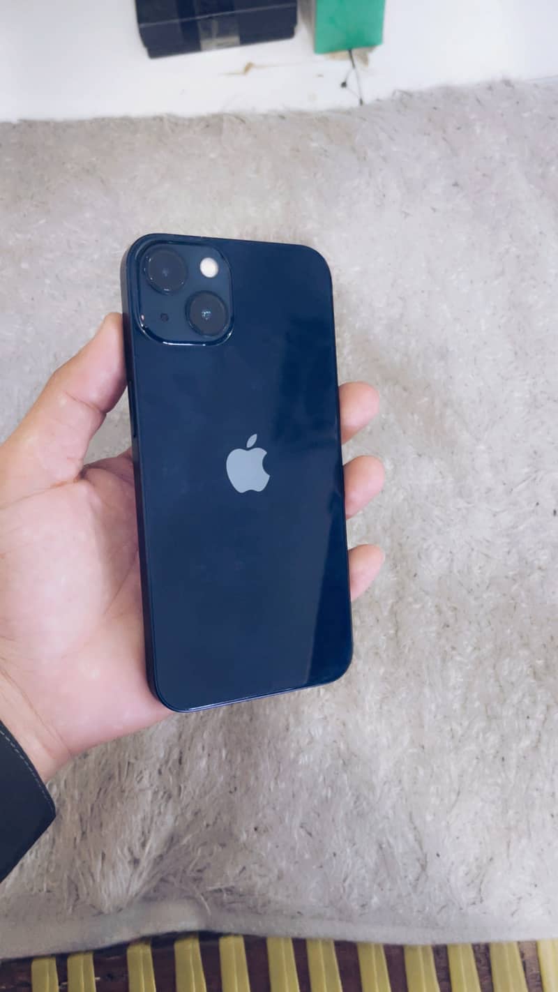 Apple iPhone 13 4
