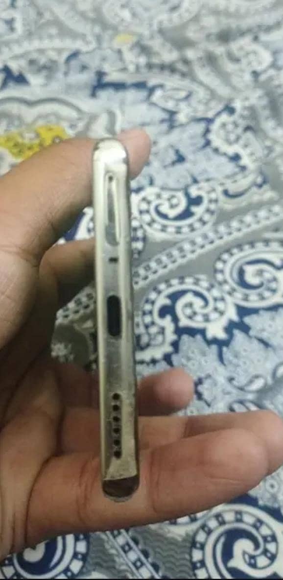 Tecno CAMON 40 Pro 3