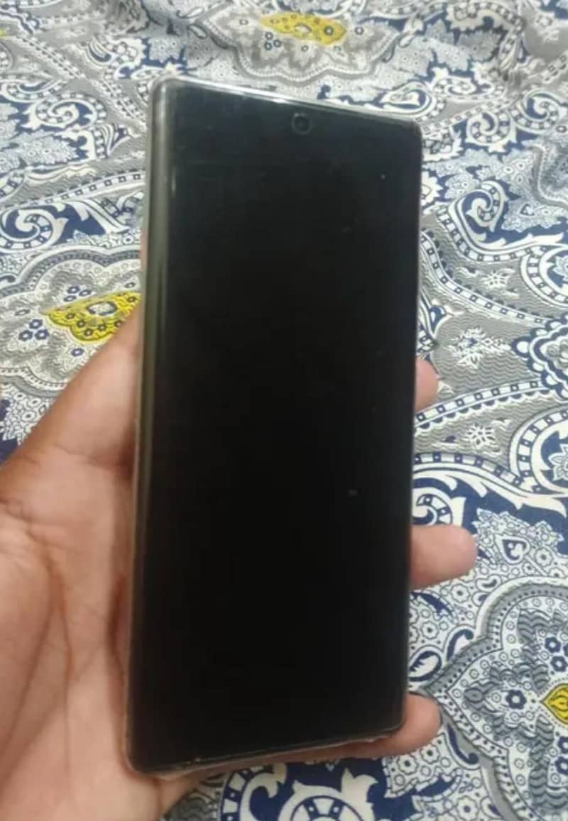 Tecno CAMON 40 Pro 4