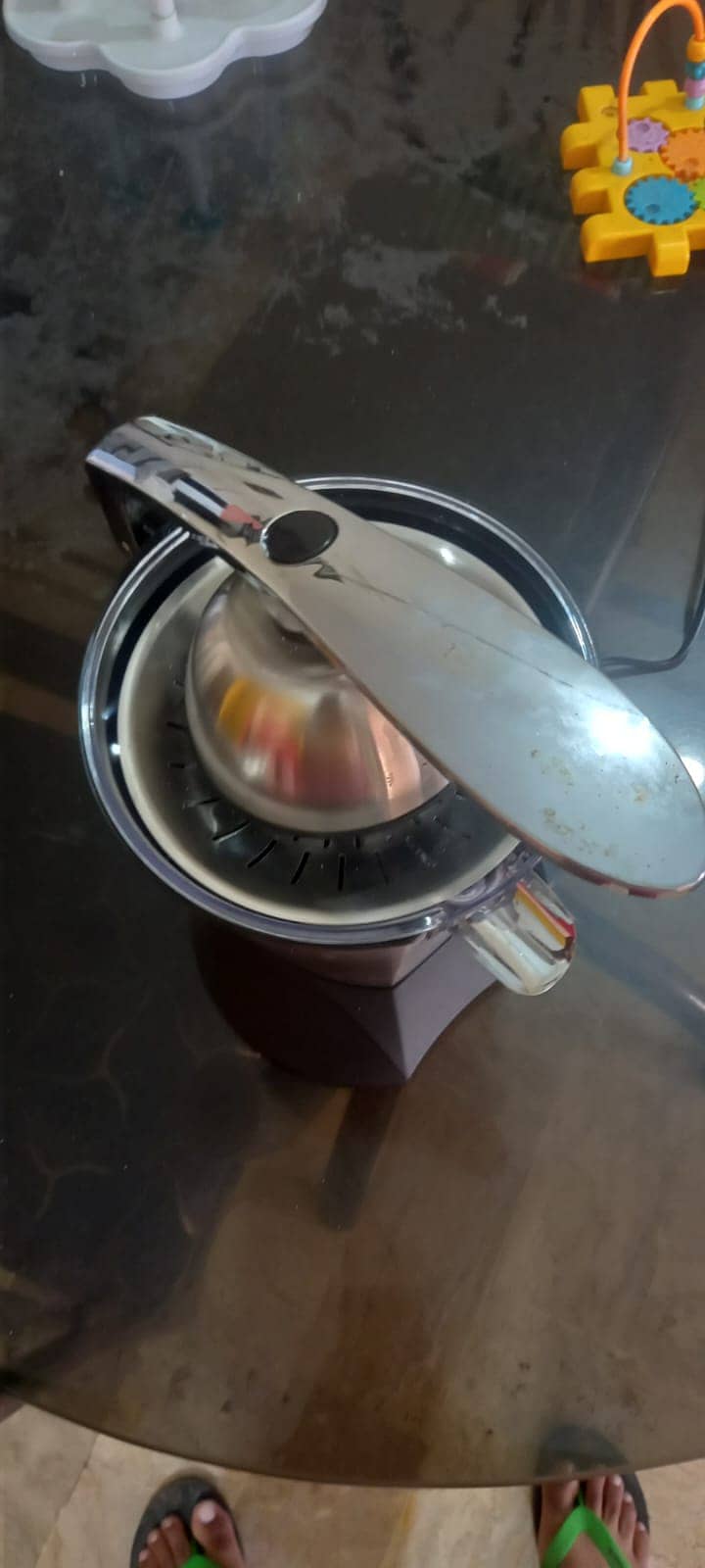 JUICE MACHINE 4