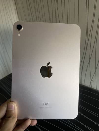 I pad mini 6 ( 64 GB ) , CODITION 10 BY 9 , WATER PACK , ALL OKAY