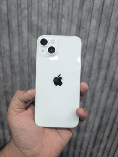 Apple iPhone 13