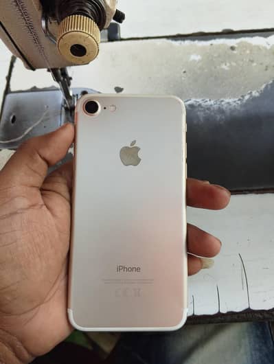 Apple iPhone 7