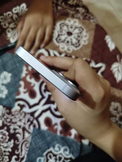 Apple iPhone 14
