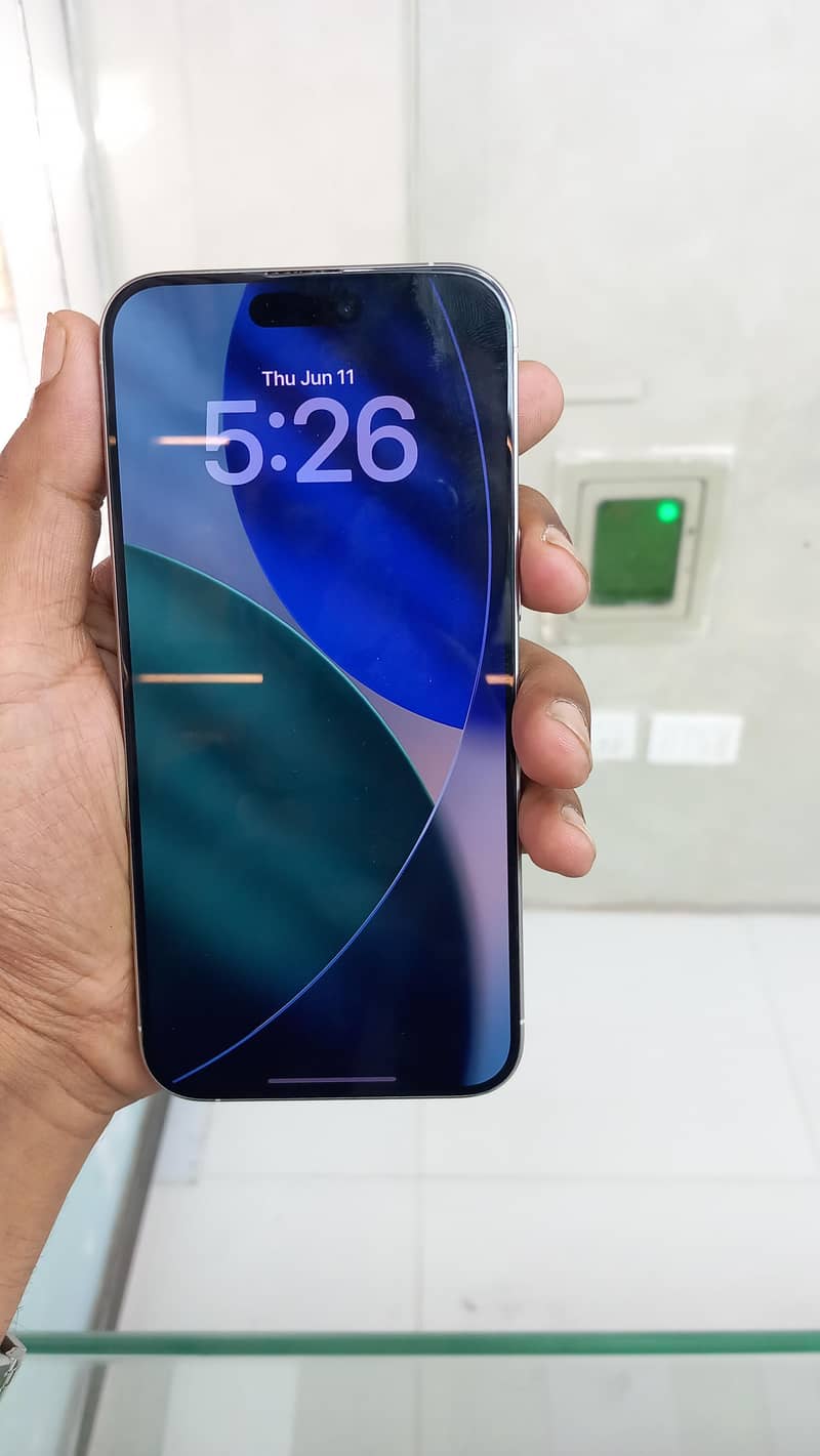 Apple iPhone 15 Pro Max 1