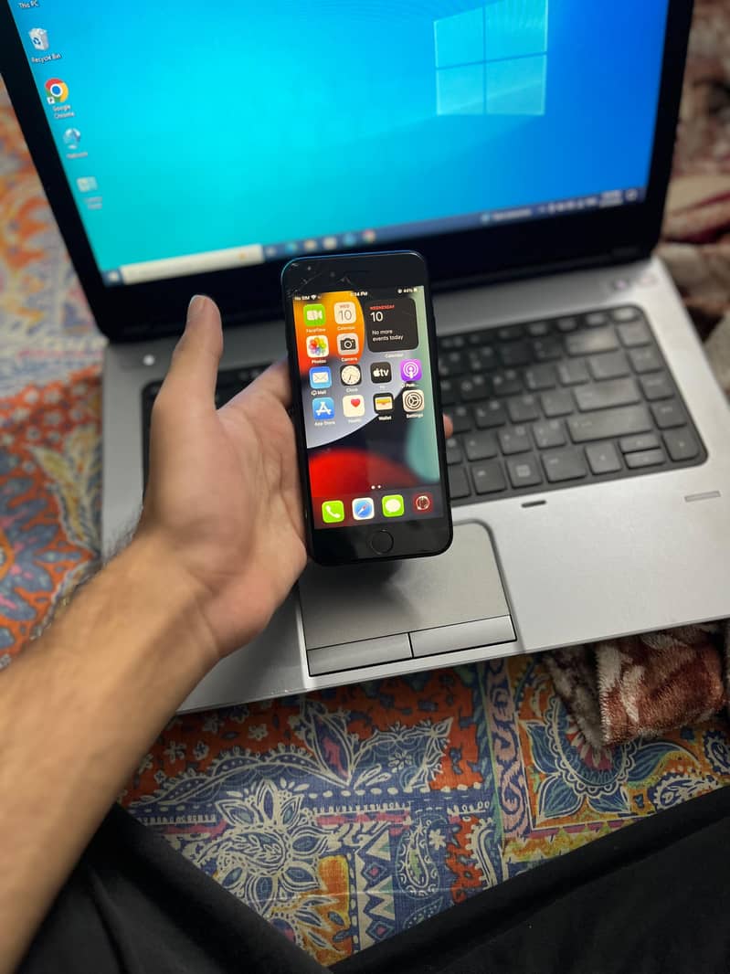 Apple iPhone 7 0