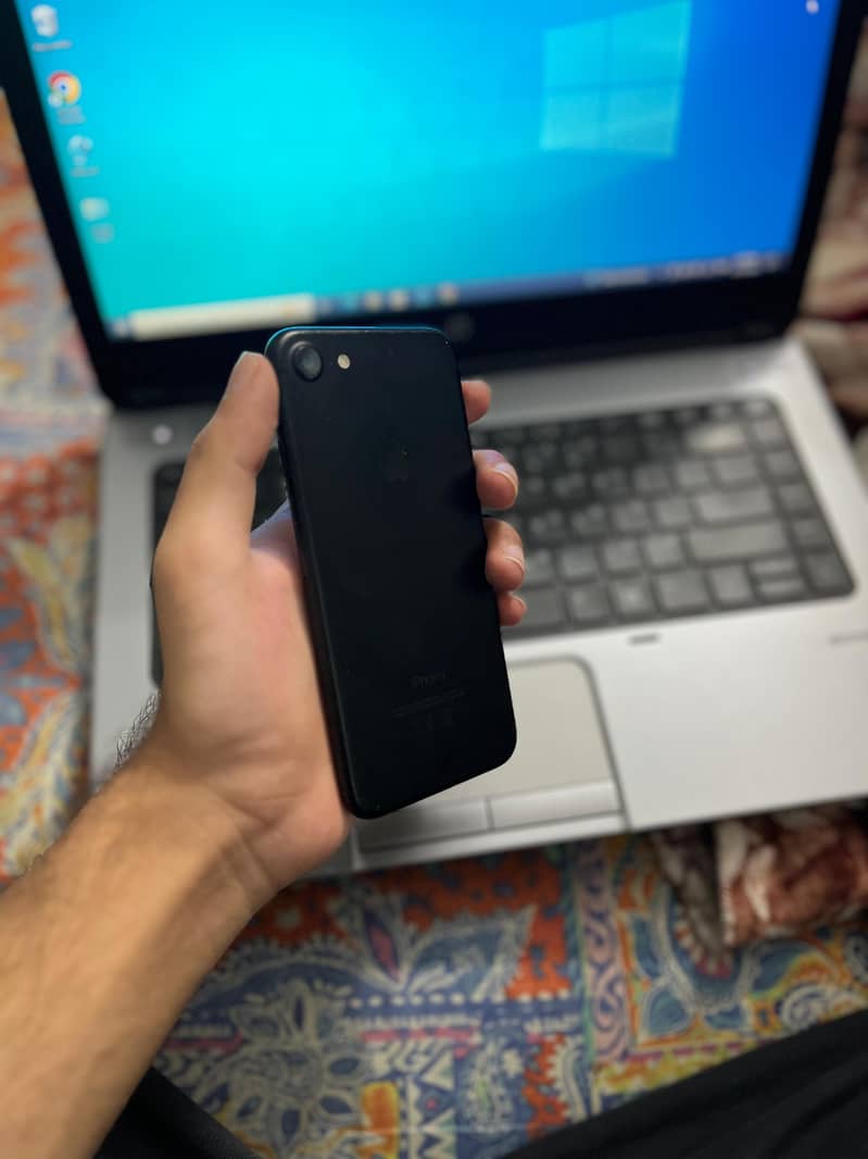 Apple iPhone 7 4