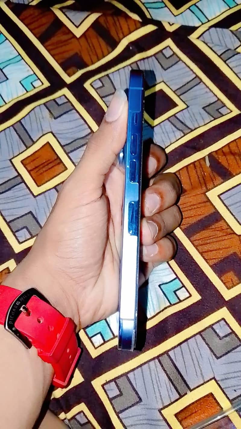 Apple iPhone 13 Pro 2