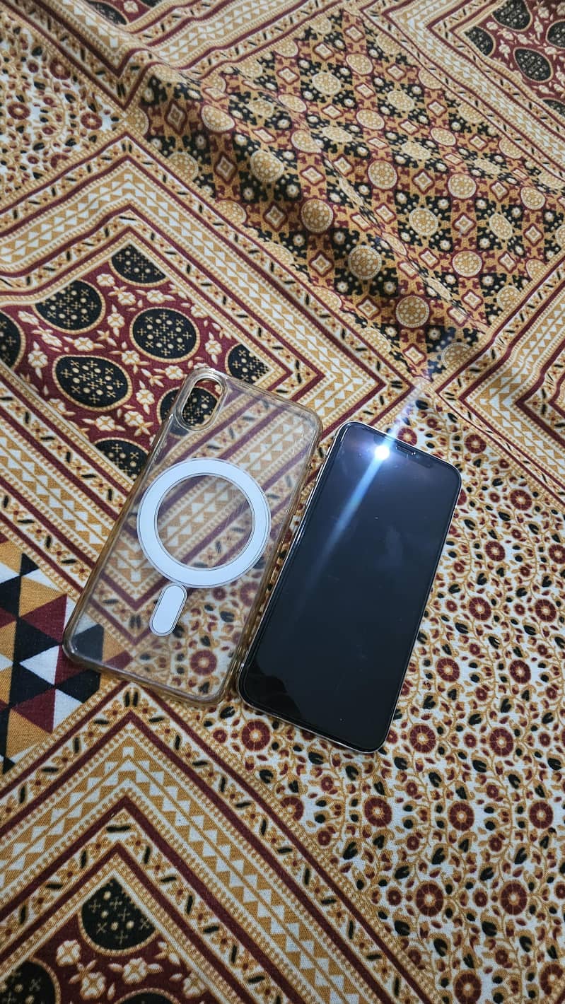 Apple iPhone X 3