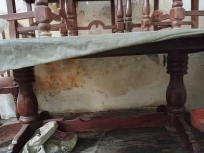 dinnig table