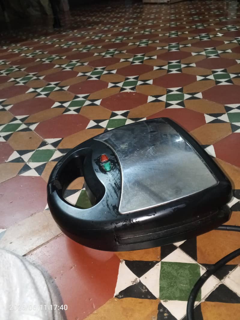 sandwich maker 0