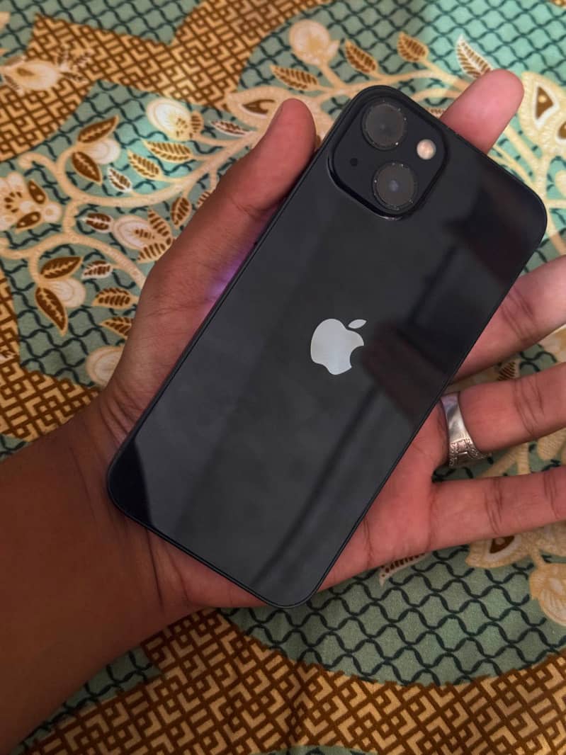 Apple iPhone 13 2
