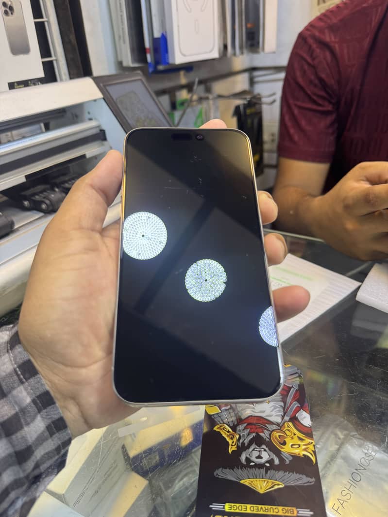 IPHONE 15 PRO MAX 2