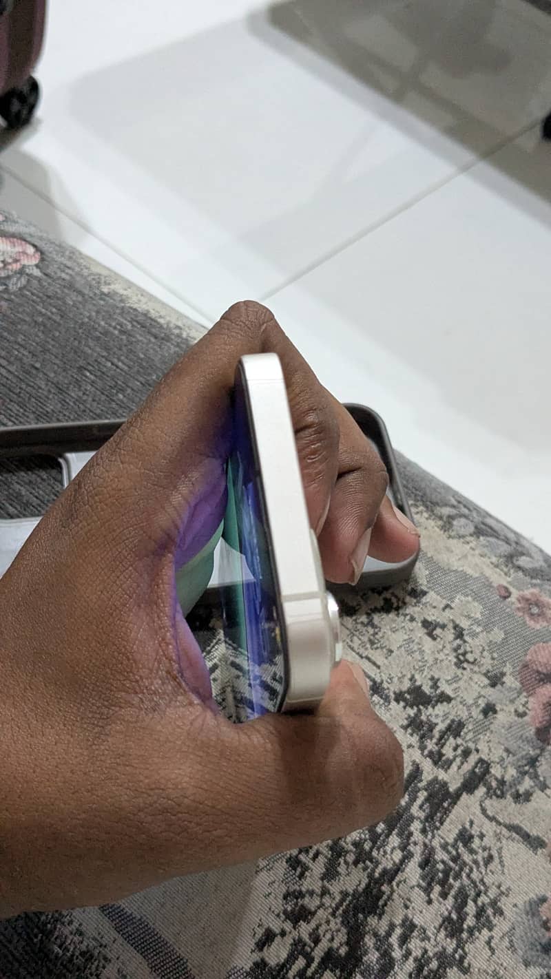 Apple iPhone 13 1