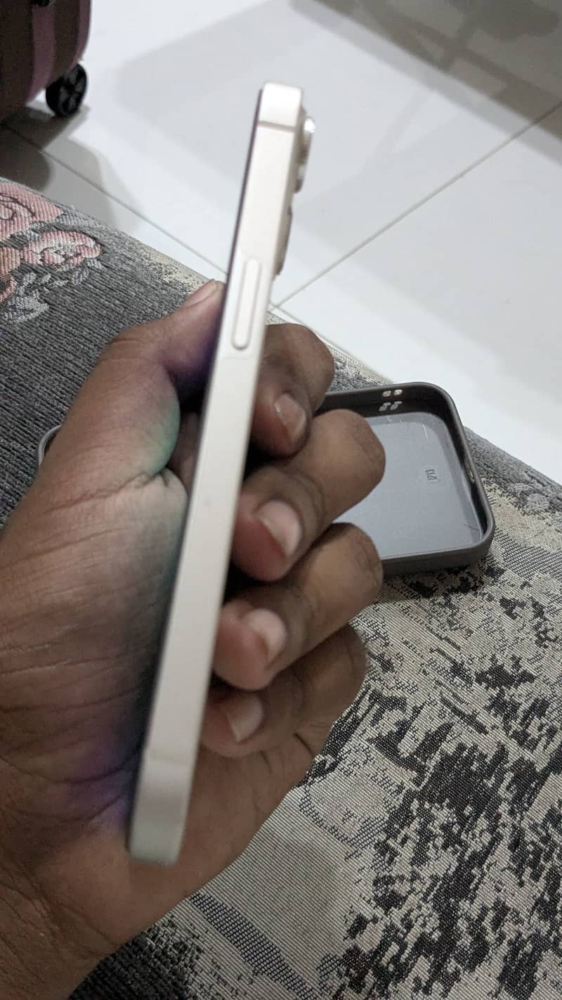 Apple iPhone 13 4