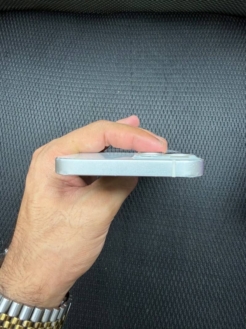 Apple iPhone 13 3