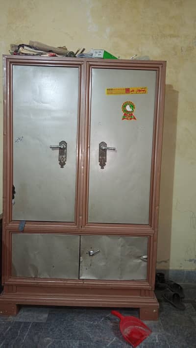 safealmari 8/10 condition