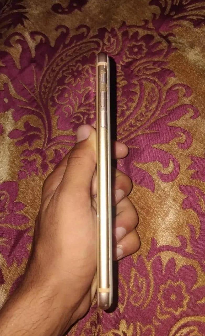 Apple iPhone 8 Plus 5