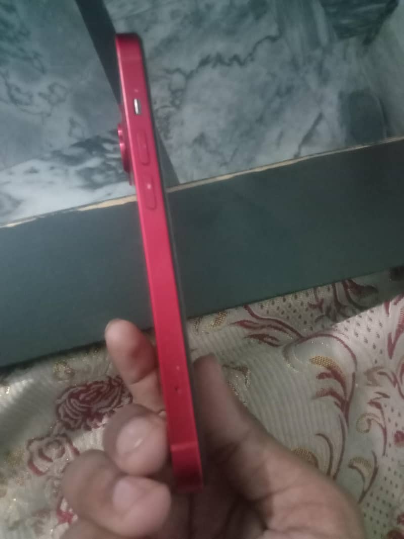 Apple iPhone 13 4