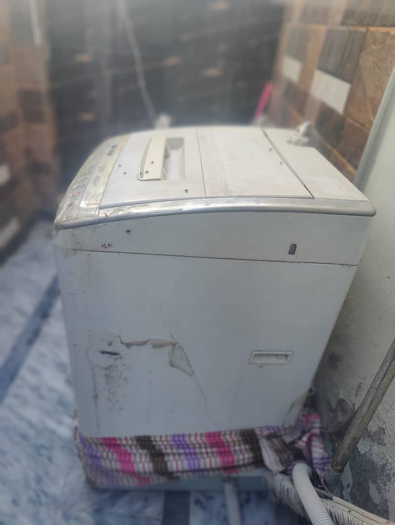 Dawlance Automatic Washing Machine 1