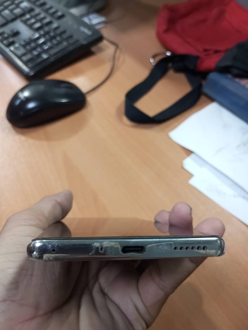 Tecno CAMON 40 Pro 4