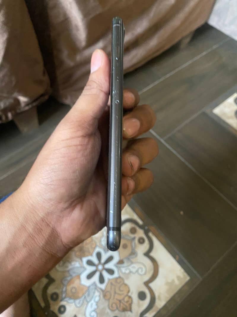 Apple iPhone 8 Plus 2