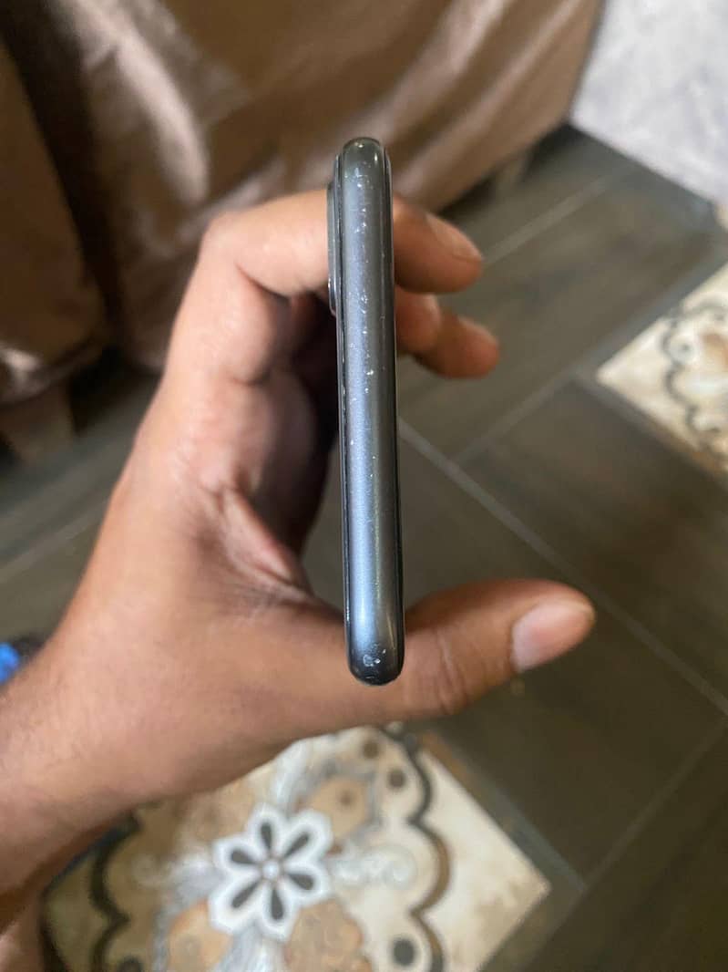 Apple iPhone 8 Plus 3