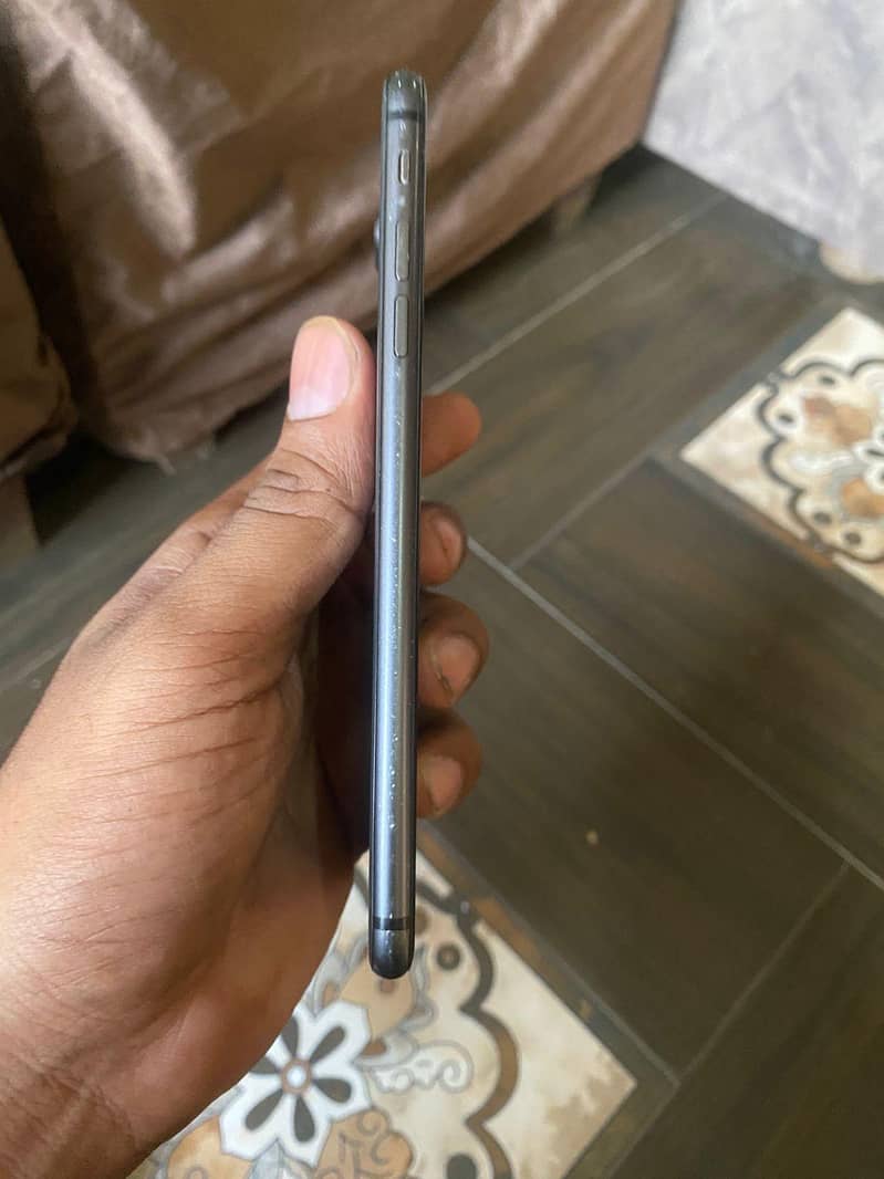 Apple iPhone 8 Plus 4