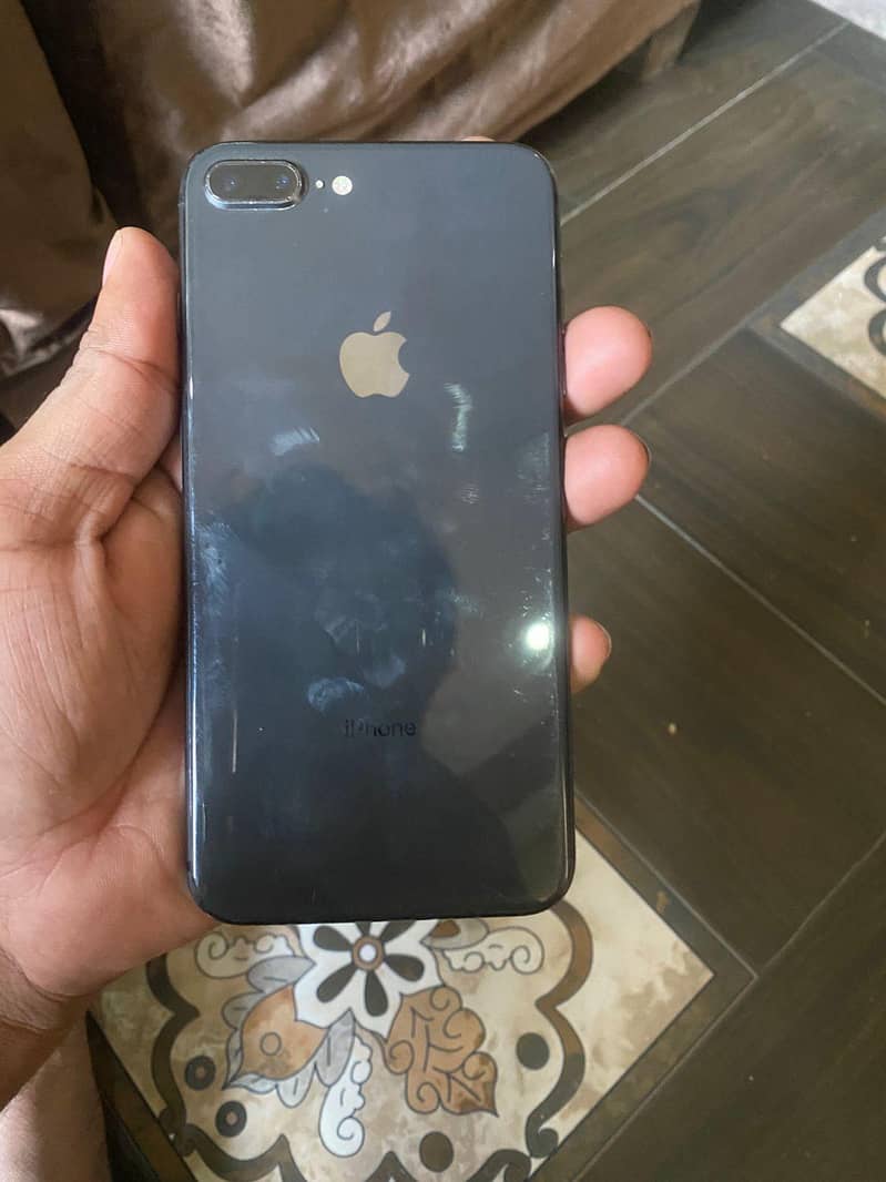 Apple iPhone 8 Plus 5