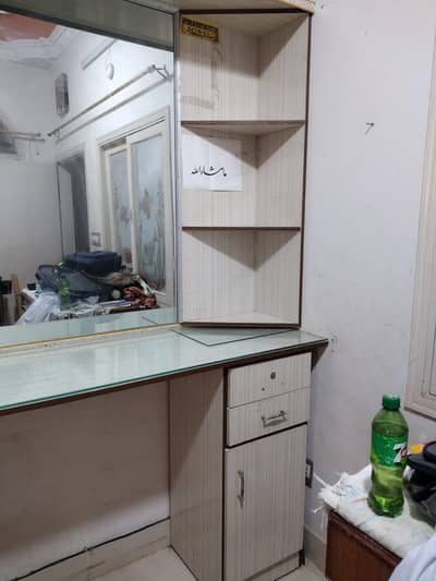 Parlour furnitur