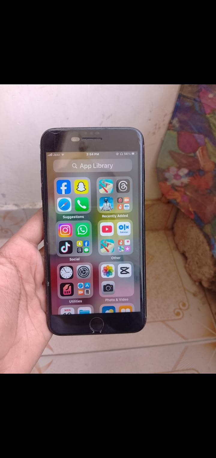 Apple iPhone 7 Plus 1