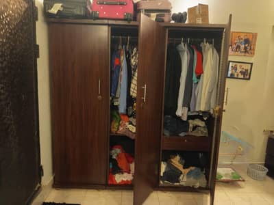 3 door cupboard detachable
