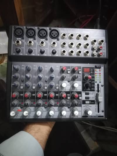12 channel 4channel balance console mixer in good condition