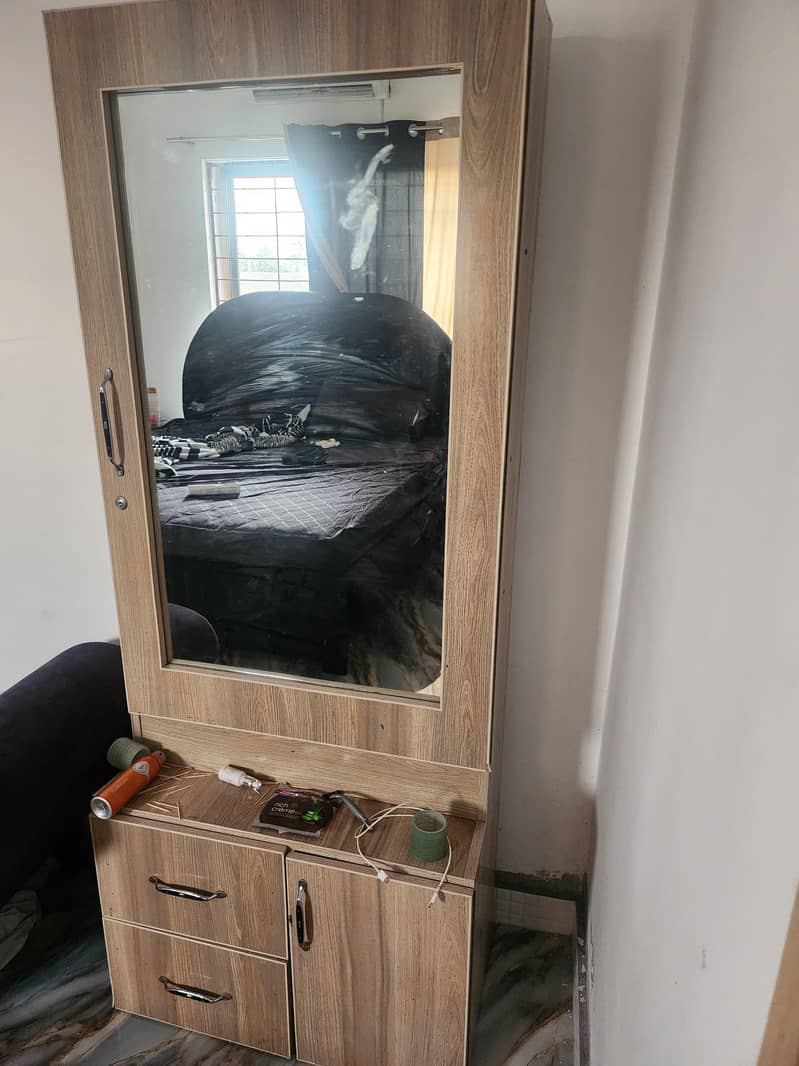 dressing table 0