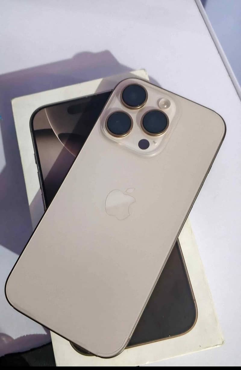 Apple iPhone 16 Pro 0
