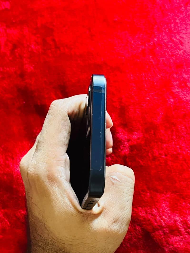 Apple iPhone 12 2