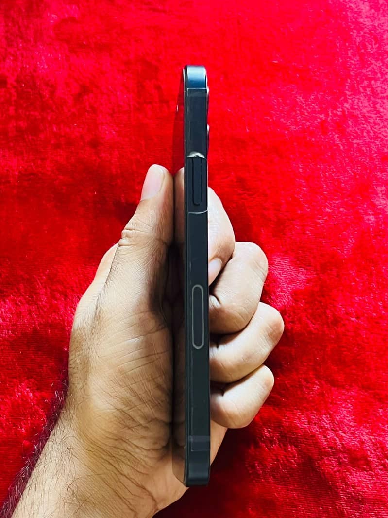 Apple iPhone 12 5