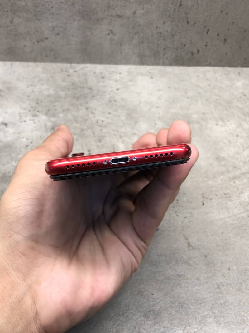 Apple iPhone 8 4