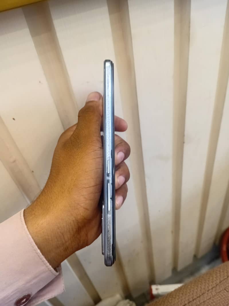 Vivo V21 3
