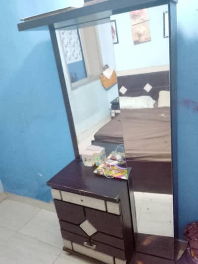 dressing table
