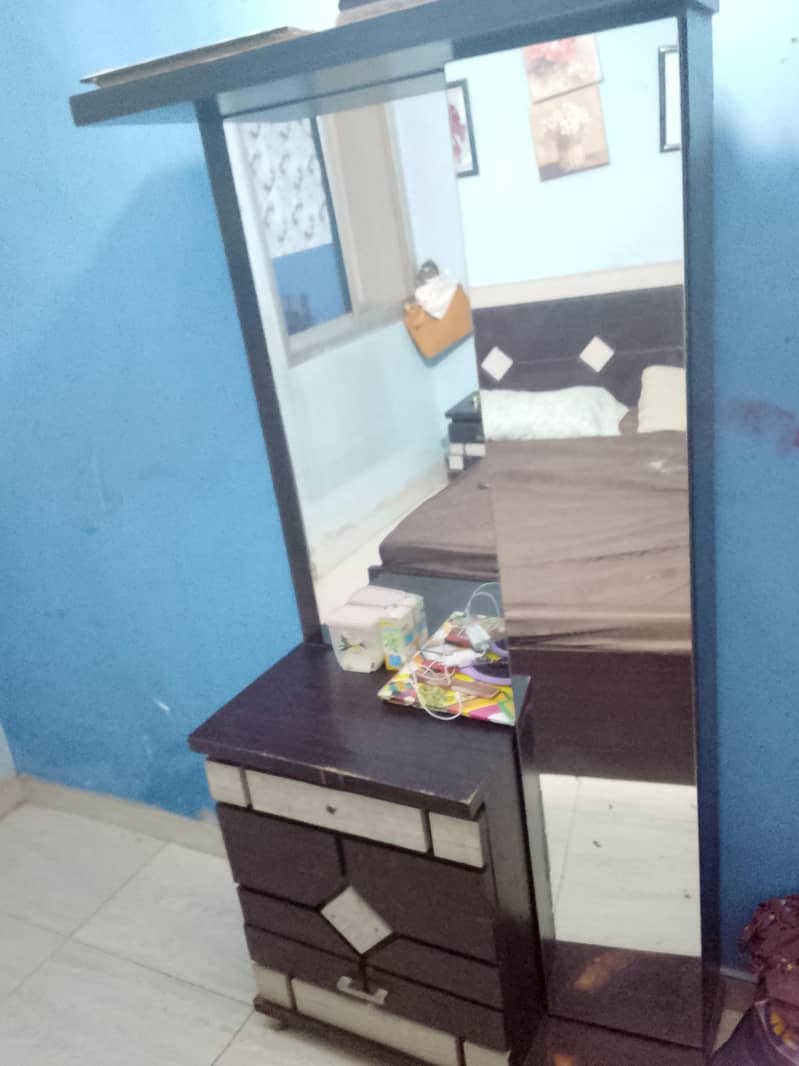 dressing table 0