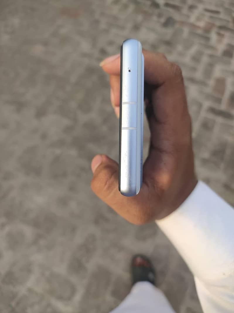 Google Pixel 7a 4