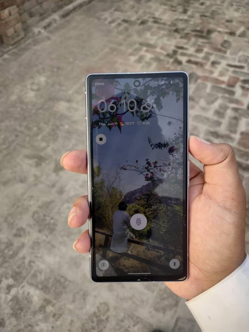 Google Pixel 7a 5