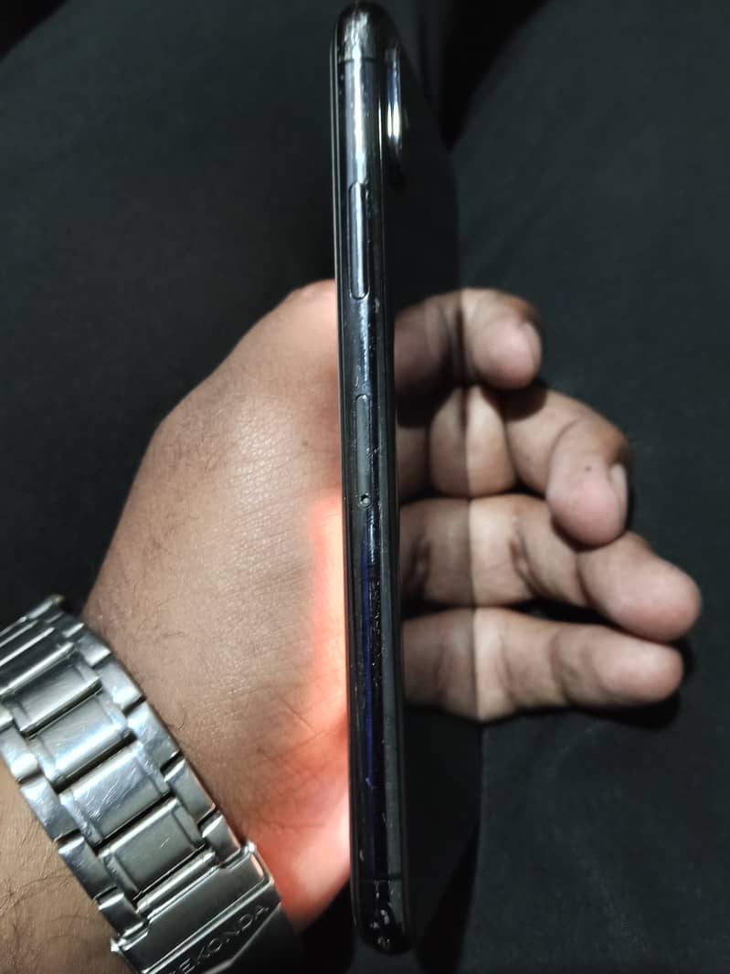 Apple iPhone X 4