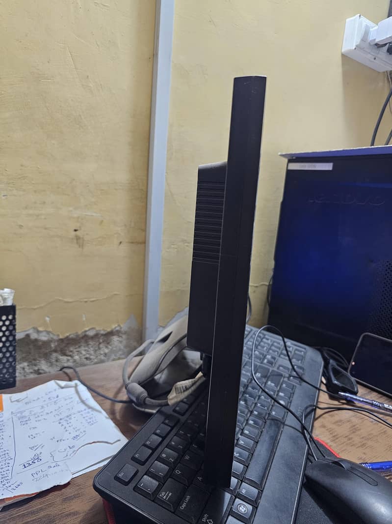 monitor full screen hd available 2