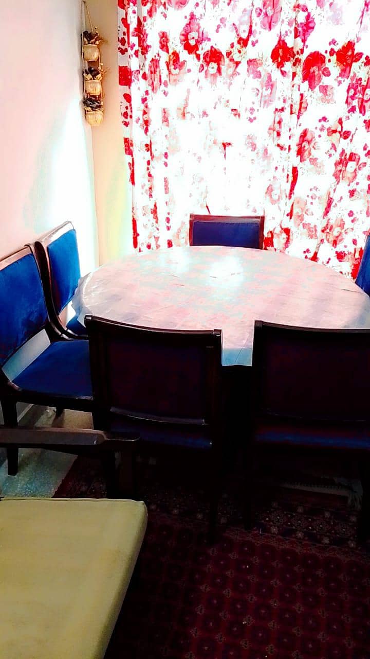 Dining table with chairs 0