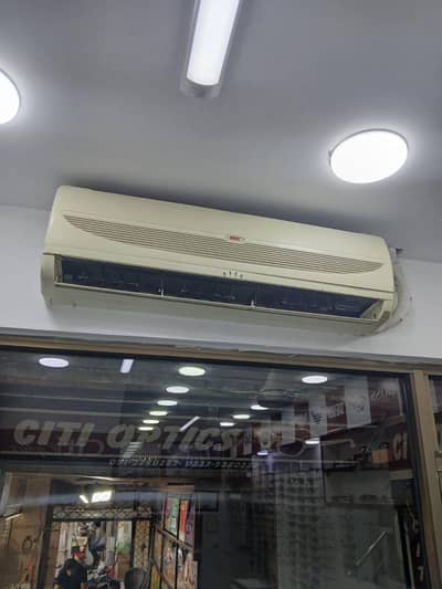 Aexon 1 Ton Split AC – Good Cooling Condition