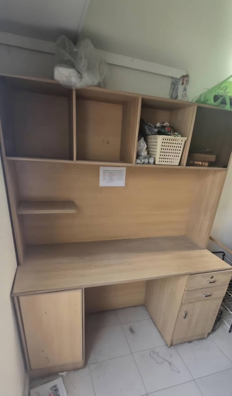 study table 0